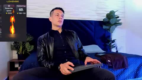 Snapshot of dustin_sonne chatting on October 2025 04:25:02 AM Dustin Sonne online show from October 2025 04:25:02 AM