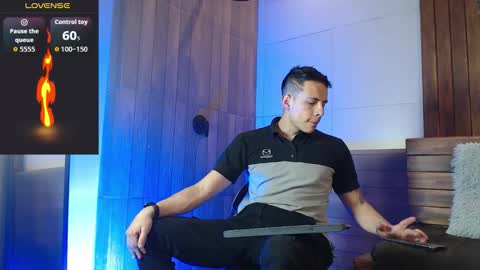 Snapshot of dustin_sonne chatting on November 2025 03:19:01 AM Dustin Sonne online show from November 2025 03:19:01 AM