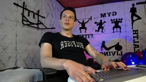 Dustin Sonne online show from May 2026 03:22:02 AM