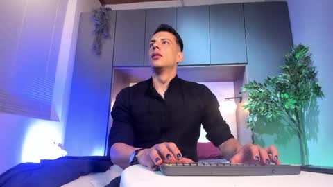 Dustin Sonne online show from May 2026 03:48:02 AM