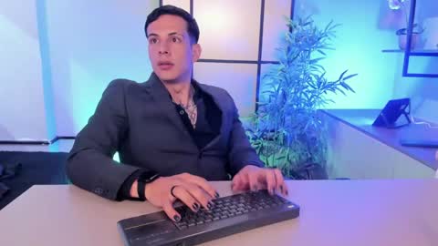 Dustin Sonne online show from June 2026 03:32:02 AM