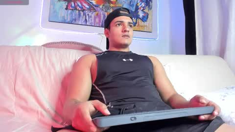 dwayne_esteven10 online show from February 2026 09:29:02 PM