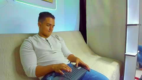 dwayne_esteven10 online show from March 2026 08:28:02 PM