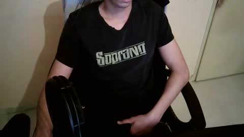 Snapshot of dwaynejamesjackson chatting on December 2025 11:35:02 PM dwaynejamesjackson online show from December 2025 11:35:02 PM