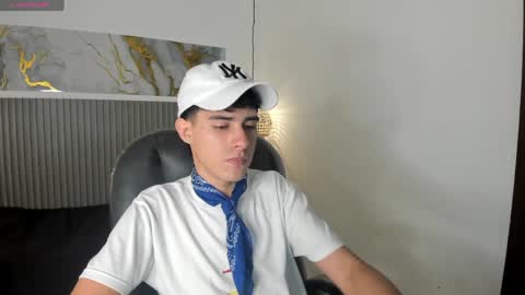 Snapshot of dyla_n18_ chatting on May 2026 08:04:04 PM dyla_n18_ online show from May 2026 08:04:04 PM