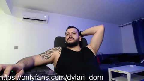 Dylan Dom  online show from March 2026 11:33:01 PM