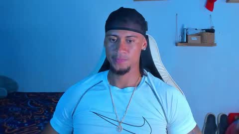 Snapshot of dylan_jake1 chatting on February 2026 01:25:02 AM Dylan online show from February 2026 01:25:02 AM