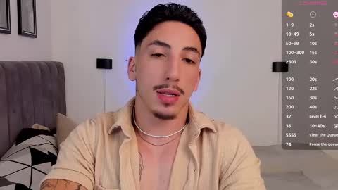 Snapshot of dylan_spencer chatting on February 2025 07:07:01 PM Bryan model independient online show from February 2025 07:07:01 PM