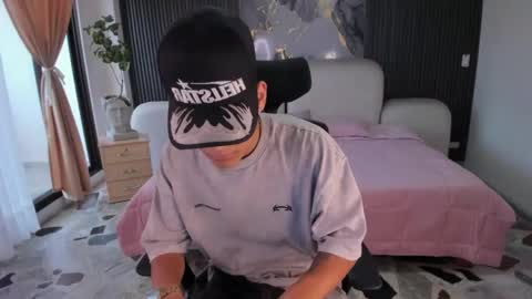 dylanroyce_ online show from April 2026 12:47:01 PM
