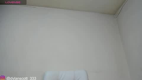 Snapshot of dylanscott_106 chatting on December 2024 09:39:02 PM dylanscott_106 online show from December 2024 09:39:02 PM