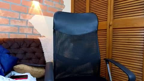 D Y L A N online show from February 2026 03:14:02 AM