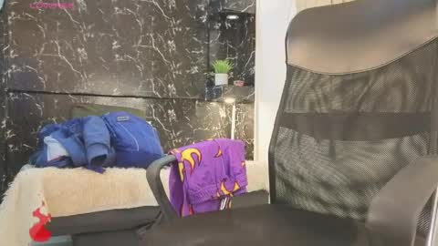 D Y L A N online show from May 2026 03:45:01 AM