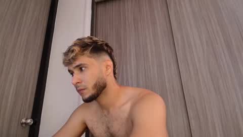 Snapshot of dylanxfun chatting on October 2025 03:56:02 PM dylanxfun online show from October 2025 03:56:02 PM