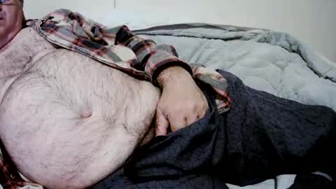 Snapshot of e1415926 chatting on March 2026 10:05:01 PM Uncle Emo online show from March 2026 10:05:01 PM