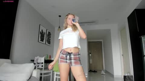 fansly - yourbestbaby online show from January 2025 02:22:02 AM