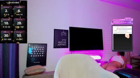 Snapshot of easy_heasy chatting on January 2025 06:12:01 AM online show from January 2025 06:12:01 AM