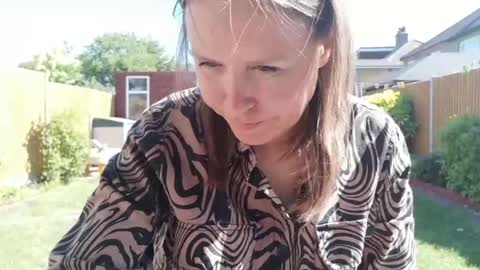 Nadia Ferreira  online show from April 2026 09:37:02 AM