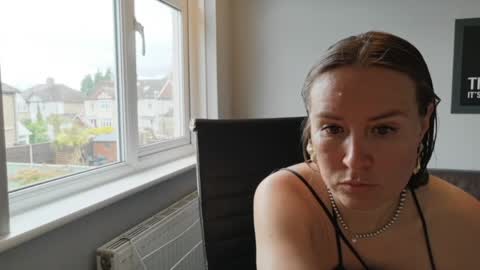 Nadia Ferreira  online show from May 2026 09:37:01 AM