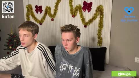 Snapshot of eaton_ chatting on January 2026 08:01:01 PM eaton_ online show from January 2026 08:01:01 PM