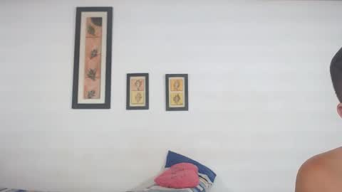 Laraand Drake online show from February 2025 12:03:02 PM