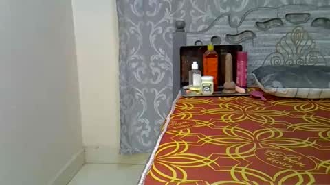 Queen online show from December 2025 07:11:01 PM