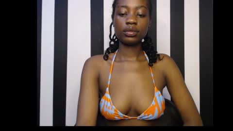 Snapshot of ebony_petitequeen chatting on September 2025 08:16:02 AM Ella online show from September 2025 08:16:02 AM