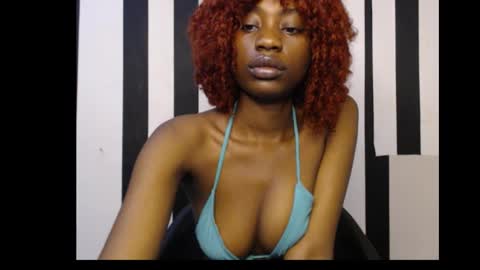 Snapshot of ebony_petitequeen chatting on September 2025 12:21:02 PM Ella online show from September 2025 12:21:02 PM