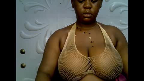 Snapshot of ebony_plumx12 chatting on November 2025 08:14:01 AM Prisy online show from November 2025 08:14:01 AM