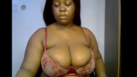 Snapshot of ebony_plumx12 chatting on January 2026 08:11:02 PM Prisy online show from January 2026 08:11:02 PM