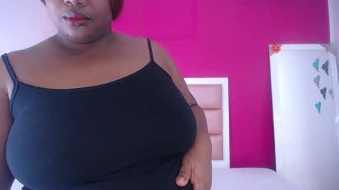 Snapshot of ebony_sugar_mommy chatting on January 2025 08:28:01 PM MILENA online show from January 2025 08:28:01 PM