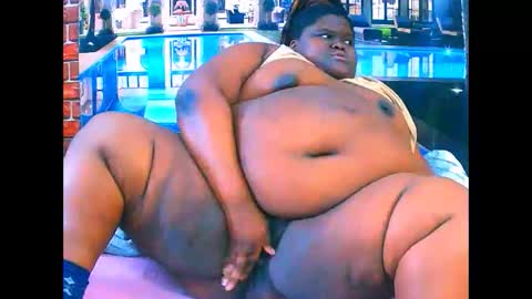 ebonyhotbuns4u2luv online show from April 2026 06:50:01 AM
