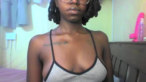Ebonymuse2 online show from May 2026 10:50:01 PM