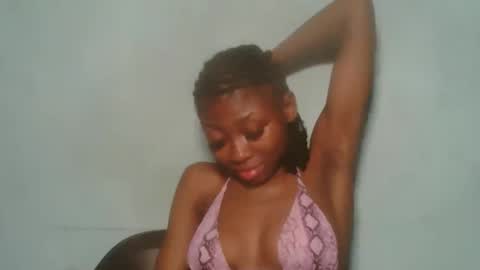 Snapshot of ebonyxxbabe chatting on October 2025 06:39:02 PM ebonyxxbabe online show from October 2025 06:39:02 PM