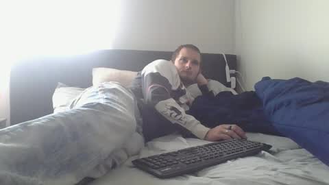 Snapshot of eclipticice94 chatting on September 2025 04:07:01 PM eclipticice94 online show from September 2025 04:07:01 PM