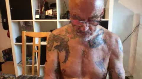 Snapshot of eddelmar chatting on January 2025 08:52:01 AM eddelmar online show from January 2025 08:52:01 AM