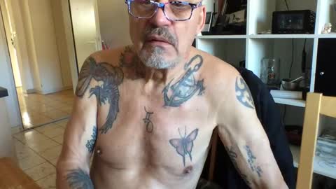 Snapshot of eddelmar chatting on January 2025 12:11:02 PM eddelmar online show from January 2025 12:11:02 PM