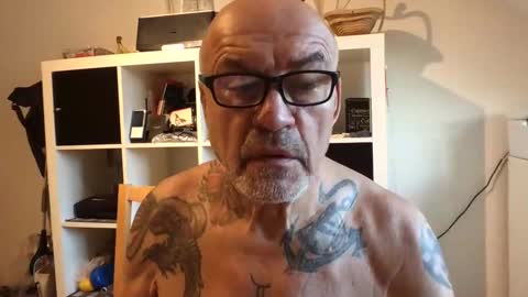 Snapshot of eddelmar chatting on March 2025 06:59:01 AM eddelmar online show from March 2025 06:59:01 AM