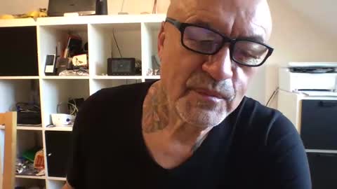 Snapshot of eddelmar chatting on March 2025 07:37:02 AM eddelmar online show from March 2025 07:37:02 AM