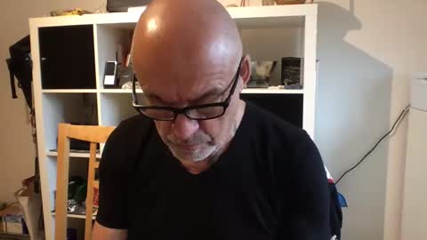 Snapshot of eddelmar chatting on March 2025 08:08:01 AM eddelmar online show from March 2025 08:08:01 AM