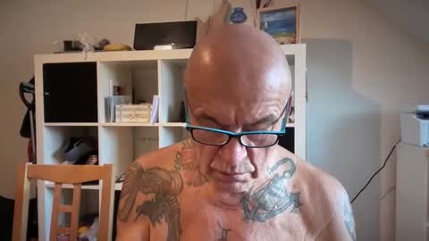 Snapshot of eddelmar chatting on February 2026 10:03:02 AM eddelmar online show from February 2026 10:03:02 AM