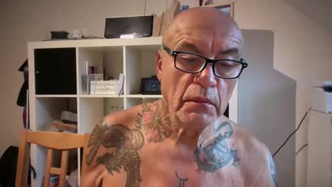 Snapshot of eddelmar chatting on February 2026 07:57:01 AM eddelmar online show from February 2026 07:57:01 AM