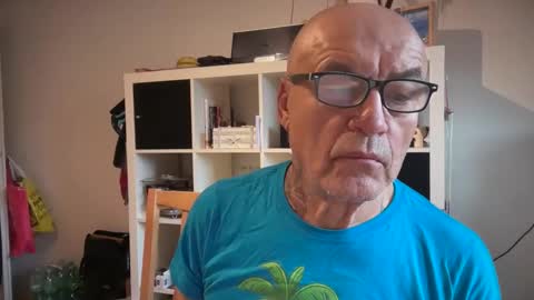 Snapshot of eddelmar chatting on February 2026 09:38:01 AM eddelmar online show from February 2026 09:38:01 AM