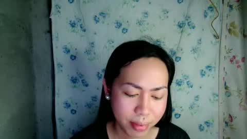 eddfox001 online show from May 2026 12:10:01 PM