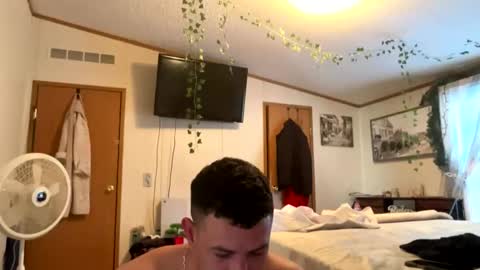 eddgarzay08 online show from February 2026 09:24:01 PM