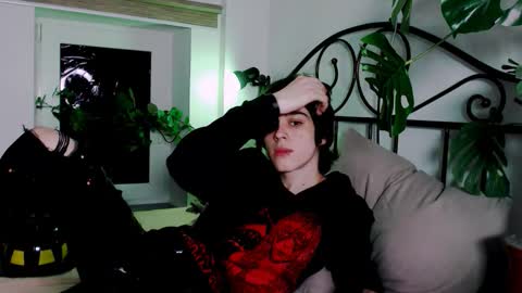 Snapshot of eddiesecret chatting on March 2026 06:04:02 PM Eddie online show from March 2026 06:04:02 PM