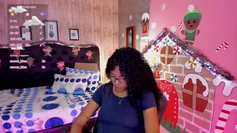 Snapshot of edelaine_rogers chatting on December 2024 11:24:02 PM ede online show from December 2024 11:24:02 PM