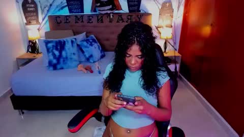 Snapshot of edelaine_rogers chatting on October 2025 04:34:01 AM ede online show from October 2025 04:34:01 AM