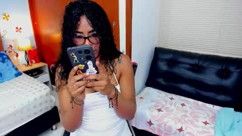 Snapshot of edelaine_rogers chatting on December 2025 07:03:01 AM ede online show from December 2025 07:03:01 AM