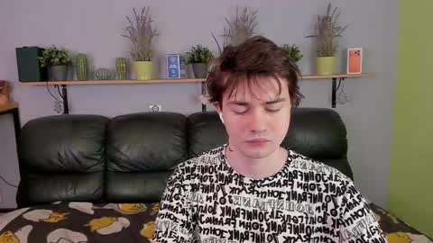 Snapshot of edgar_ray chatting on April 2026 05:19:08 AM Edgar online show from April 2026 05:19:08 AM