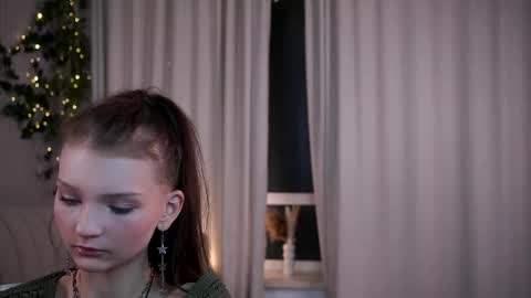 Lisa  online show from March 2026 12:17:02 AM